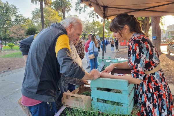 Más de un centenar de personas visitaron los stands de Feria Desde el Origen