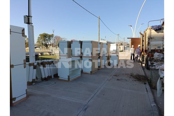 Continúa llegando equipamiento y mobiliario al nuevo Hospital