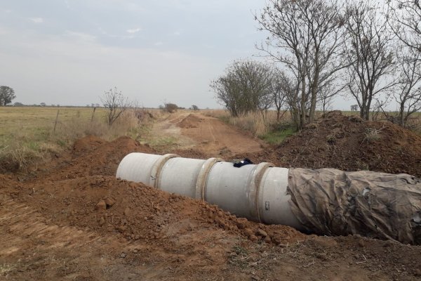 Colonia Iturraspe trabaja en la recuperación del camino rural que conecta con Clucellas