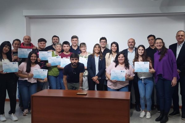 UTN: entregaron certificados por el curso de “Informática y Conectividad"