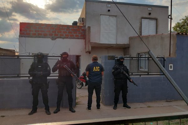 Investigación por abuso de armas en Tostado: realizan allanamientos y detienen a un sospechoso