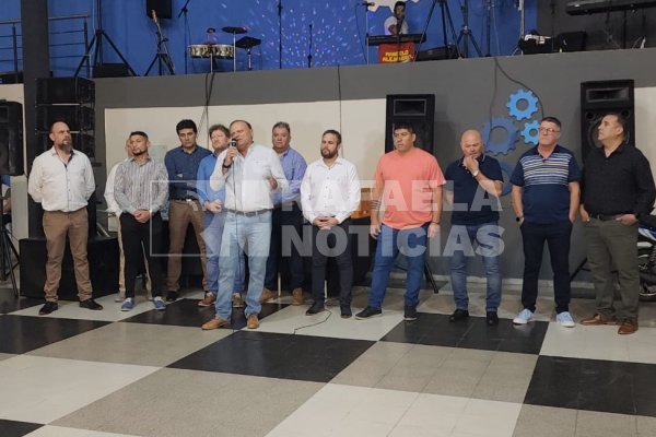 Los trabajadores metalúrgicos celebraron su fiesta anual con una gran cena show