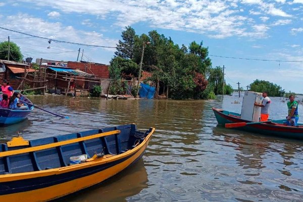 Estiman que la crecida del Paraná por lluvias en Brasil llegaría a la región en diez días