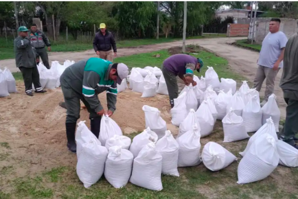 Vecinos de Colastiné Sur se autoevacuaron por la crecida del Río Paraná