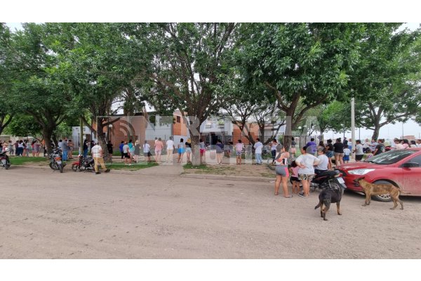 El robo a la escuela del Zaspe: "desesperación" por lo que pasó y un abrazo de solidaridad y hartazgo