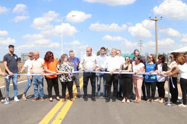 Perotti inauguró las obras de pavimentación de la RP Nº 63, en el sur del departamento Castellanos