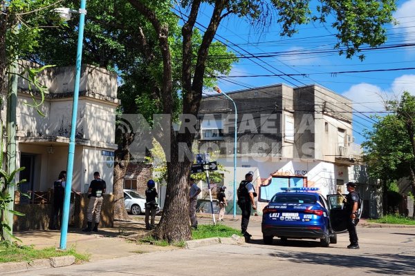 A tres cuadras de la Jefatura y de patio en patio en plena mañana: fue detenido