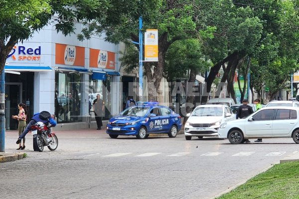 Siniestralidad Vial: nuevo accidente en Bv. Santa Fe y Pueyrredón, pero sin lesionados