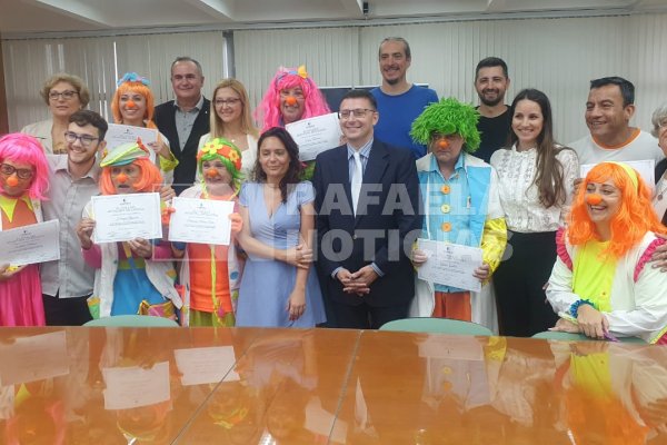 Payamédicos cumplen 10 años acompañando a la salud con una sonrisa: el reconocimiento del Concejo