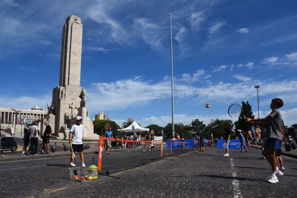 Con actividades frente al Monumento a la Bandera, Santa Fe palpita la llegada de la Copa Davis