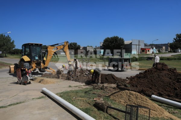 Reiniciaron las obras de cloacas en La Cañada y piden a los vecinos ponerse al día con las cuotas