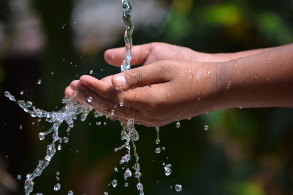 Ola de calor: exhortan a cuidar el consumo del agua potable