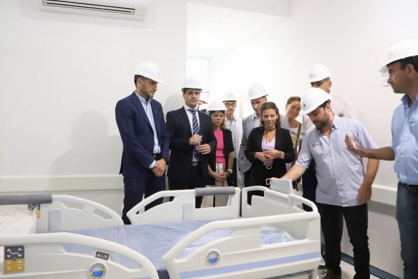 El gobernador Pullaro visitó el Hospital y continuó sus actividades en Rafaela