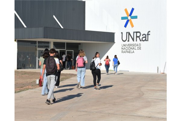 Los alumnos de UNRaf cruzaron a Milei: "no es adoctrinamiento, es defensa de la Universidad pública"