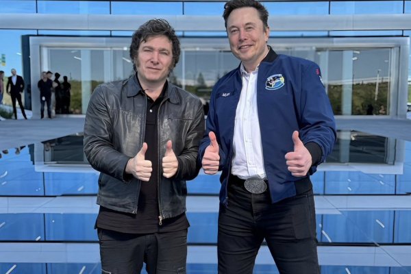 Javier Milei se reunió con Elon Musk y recorrió la fábrica de Tesla