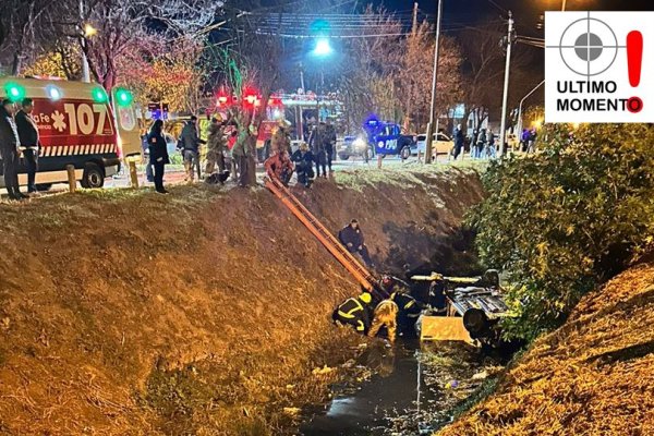 Tragedia en Sunchales, al caer un auto a un canal a cielo abierto