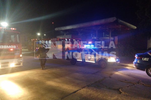 Terminal de Ómnibus: Bomberos intervinieron por emanaciones de humo desde un baño