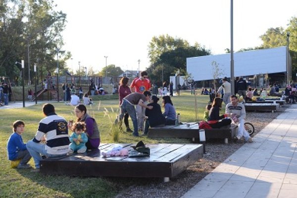 El municipio recupera el pleno uso del Parque de Apadir: fin de una polémica y ¿qué pasará con el edificio del pub?