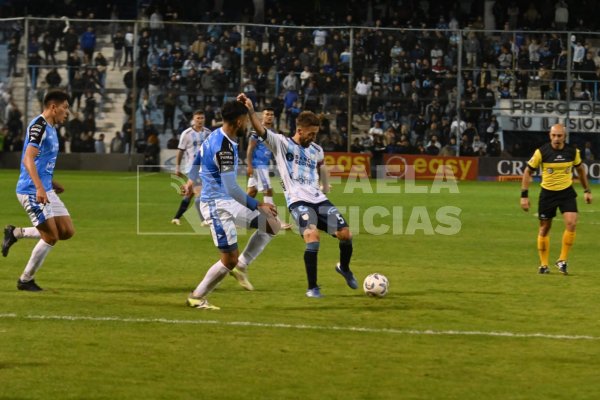 Atlético volvió a perder y cerró la primera rueda a tres puntos del descenso