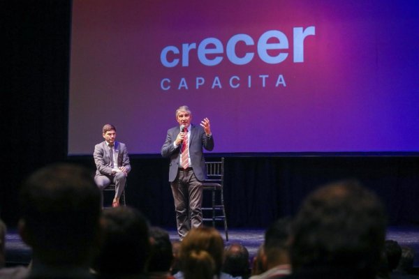Maximiliano Pullaro presentó el programa "Crecer-Capacita"