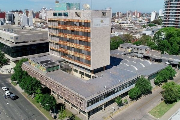 Realizarán un abrazo simbólico al edificio del Correo de Santa Fe