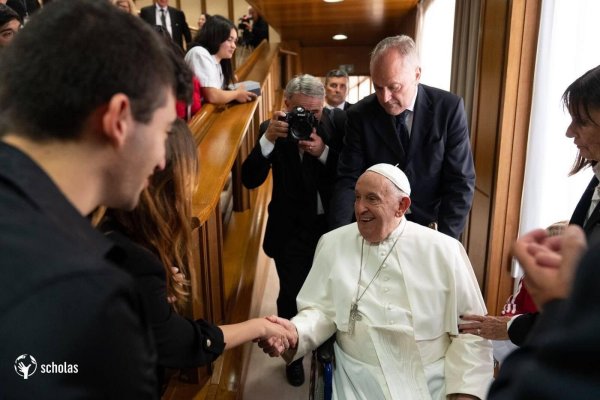 Una joven santafesina visitó al Papa Francisco en Roma