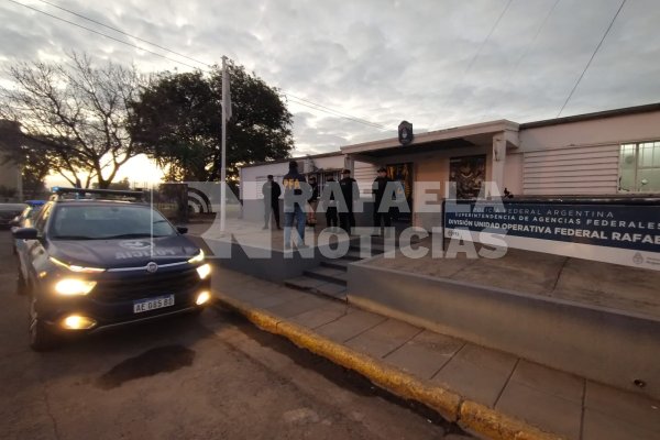 Para prevenir delitos, la Policía Federal recorrió barrios de Rafaela