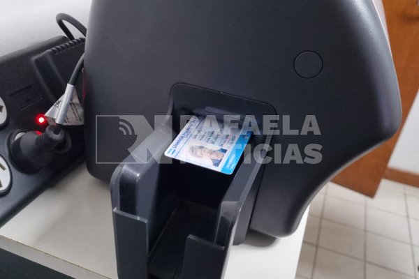 Llegaron los plásticos y por ahora se normalizó la entrega de licencias de conducir