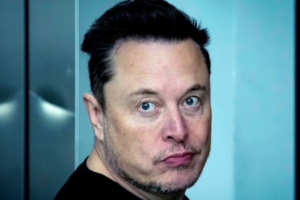 Elon Musk aseguró que intentaron matarlo y ahora para protegerse fabricará un traje como el de Iron Man