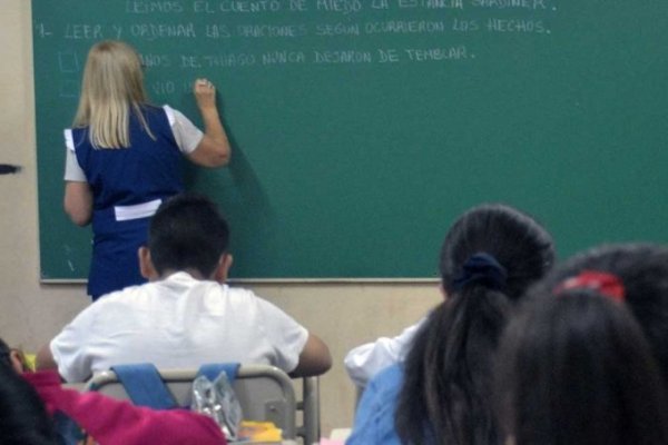 Asistencia perfecta: la provincia invierte más de mil millones de pesos en el incentivo a docentes