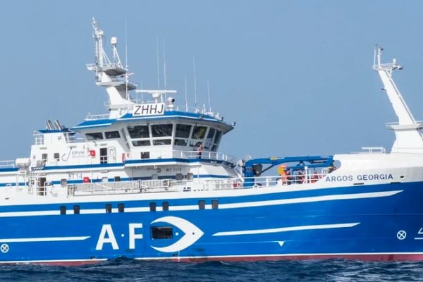 Se hundió un pesquero cerca de las Islas Malvinas: hay al menos seis muertos y siete desaparecidos