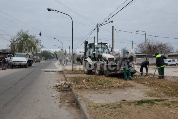 Barranquitas: megaoperativo de saneamiento y limpieza en un sector difícil del barrio