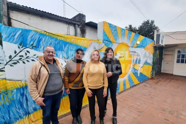 Murales sono stati svelati nei quartieri e nei centri sanitari di quartiere italiani