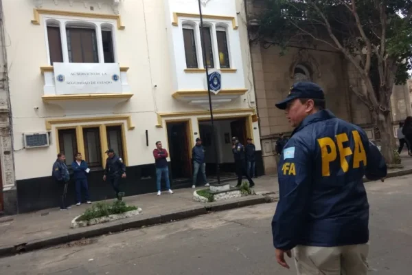 Procesaron a un ex jefe de la Policía Federal Argentina en Santa Fe