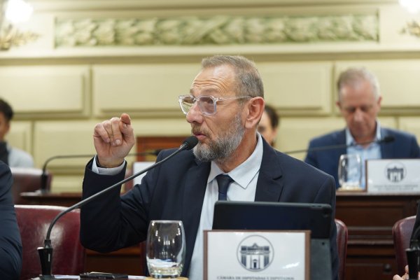 "Pullaro tiene cada vez menos ganas de escuchar y de debatir"