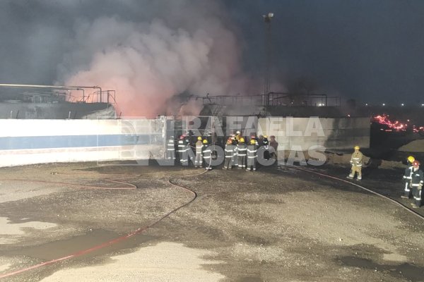 Incendio y explosión en Lehmann: la hipótesis del accidente y 17 tanques de combustible afectados