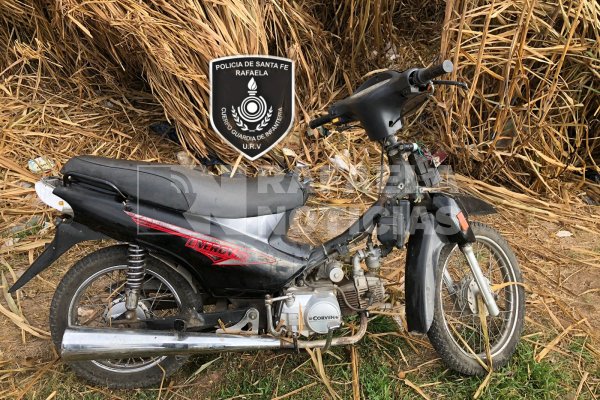 Encuentran abandonada una moto que había sido robada