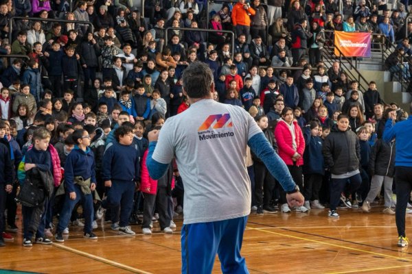 Estudiantes de 2.500 escuelas santafesinas participan de "Santa Fe en movimiento"