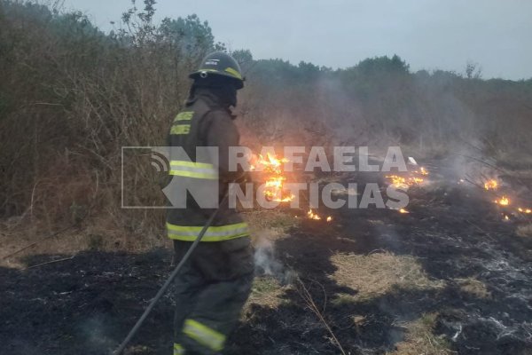 Bomberos sofocaron un incendio, provocado en el norte de Rafaela