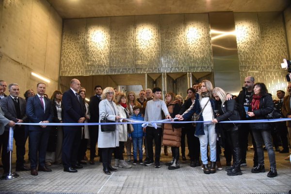 Pullaro inauguró el Memorial Salta 2141 en el 11º aniversario de la tragedia