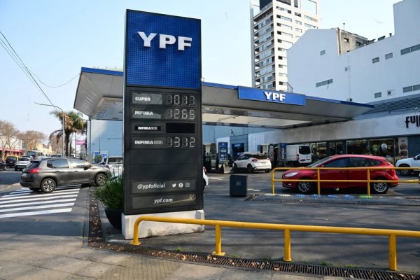 YPF anticipó cuánto más podría aumentar el combustible y dio detalles sobre cómo se fijan los precios