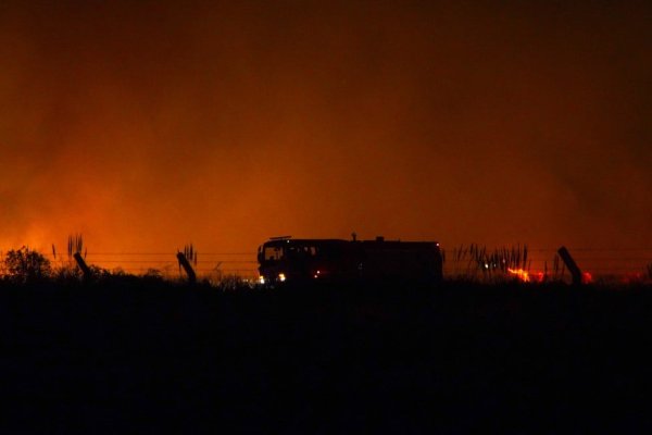 Incendio en el predio al Aeropuerto de Sauce Viejo: situación controlada, mientras avanzan las pericias