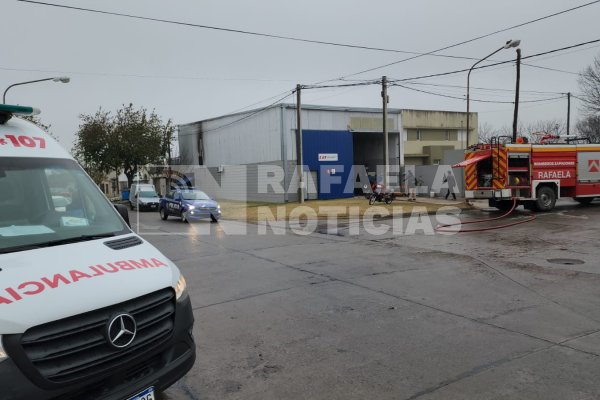 Gran susto por un incendio en un taller de barrio Malvinas