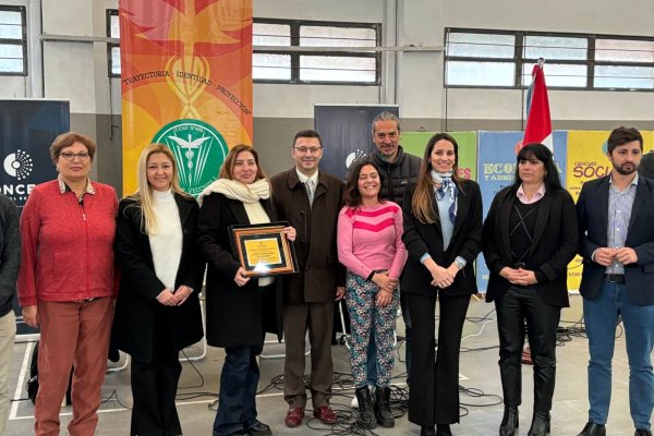 El Concejo se unió a la celebración de los 75 años de la Escuela Vecchioli