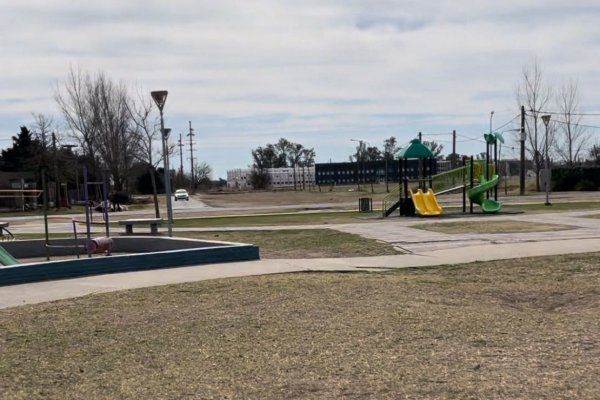 Piden una nueva intervención para la plaza del barrio "Álamos del AeroClub"