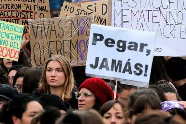 Golpe al plan "Acompañar": el Gobierno redujo a la mitad la ayuda a víctimas de violencia de género