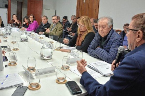 El gobierno demora el envío del proyecto de reforma previsional en Santa Fe: ¿sube la edad jubilatoria de las mujeres?