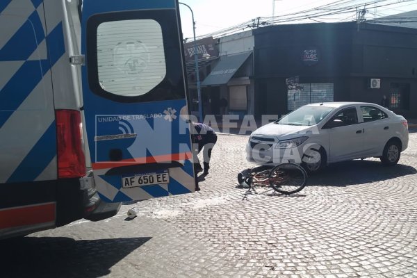 Tránsito en Rafaela: ciclista herido tras un choque en pleno centro