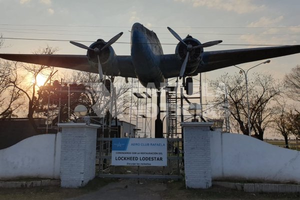 Aero Club Rafaela: comenzó la remodelación del mítico Lockheed Lodestar