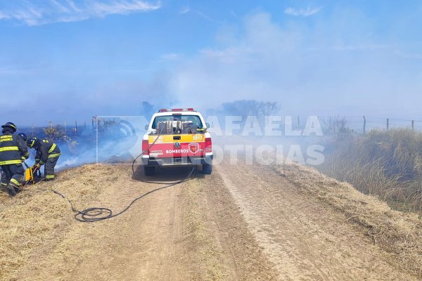 Incendio de pastizales en Bella Italia